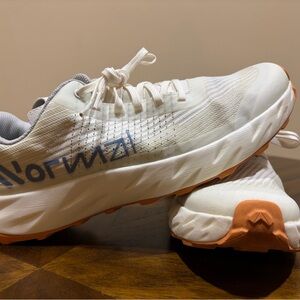 NNormal Kjerag Trail Running Shoes - Unisex M8.5/W9.5 - White/Lt Green - Vibram